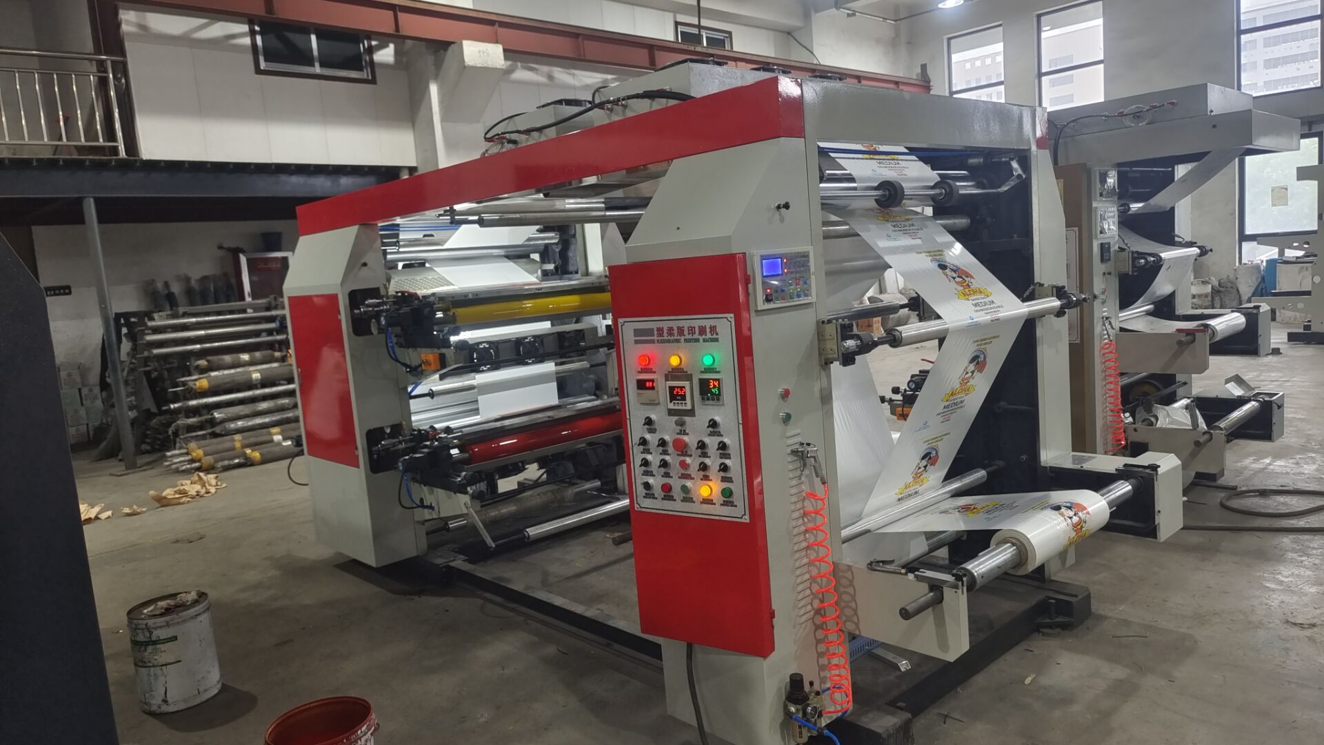 YT-4600/800/1000/1200 Normal speed helical gear 4 colors plastic roll flexographic printing machine